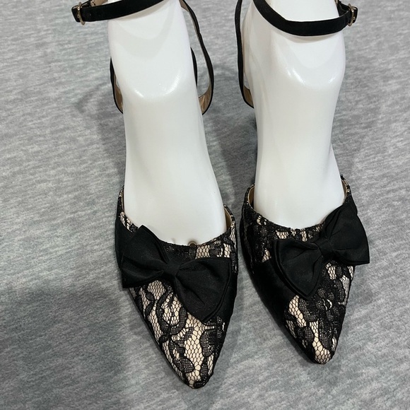 Jacqueline Ferrar Black Lace Heels - Picture 1 of 5